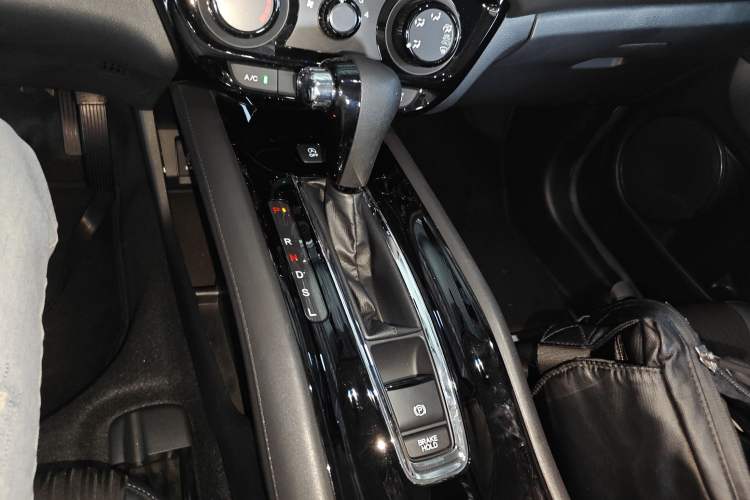 Used Honda Vezel 2020 1.5L CVT Pioneer Edition Gear Lever