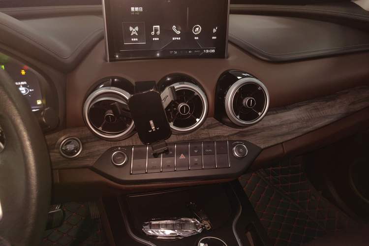 Used Wey VV7 2019 Upgraded Model 2.0T Ultra-Luxury Version China VI Standard