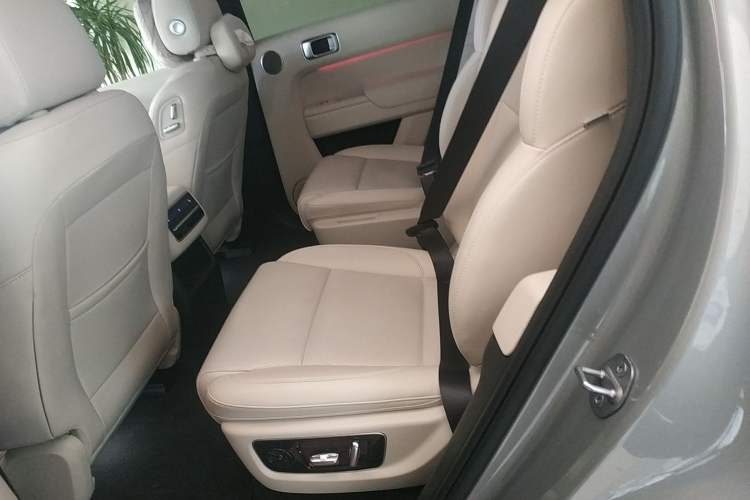 Used Li Auto L8 2023 Pro Model
