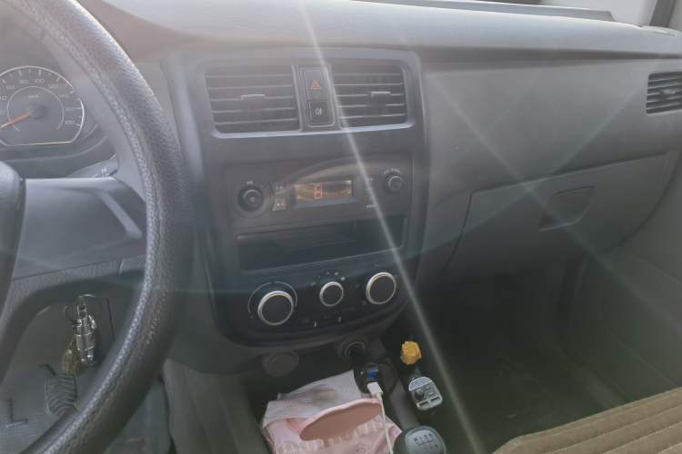 Used Wuling Rongguang V 2019 1.5L Window-Sealed Utility Model China VI LAR
