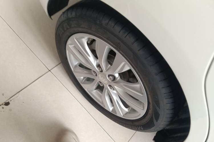 Used Buick GT 2019 15T Dual-Clutch Connected Elite Model China VI Right Rear Wheel Hub