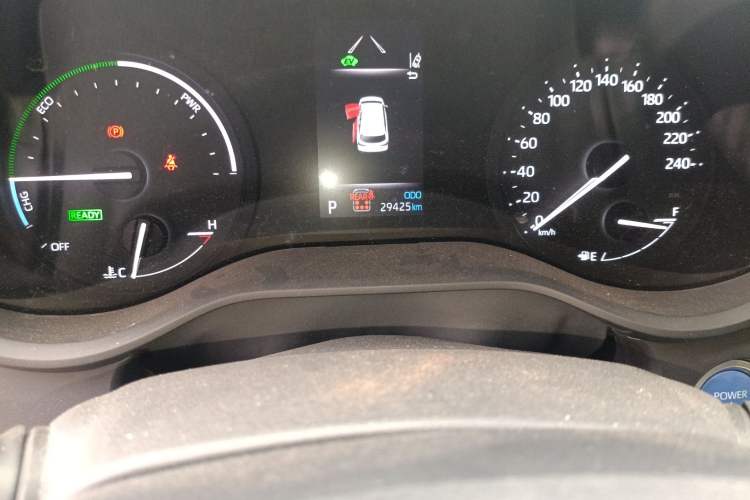 Used Toyota Granvia 2023 2.5L Hybrid Prestige PLUS Edition Odometer Close Up