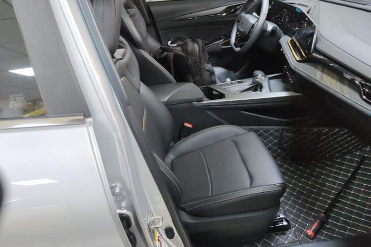 Used CHANGAN OSHAN X5 PLUS 2023 1.5T DCT Pioneer Edition Right Front Seat