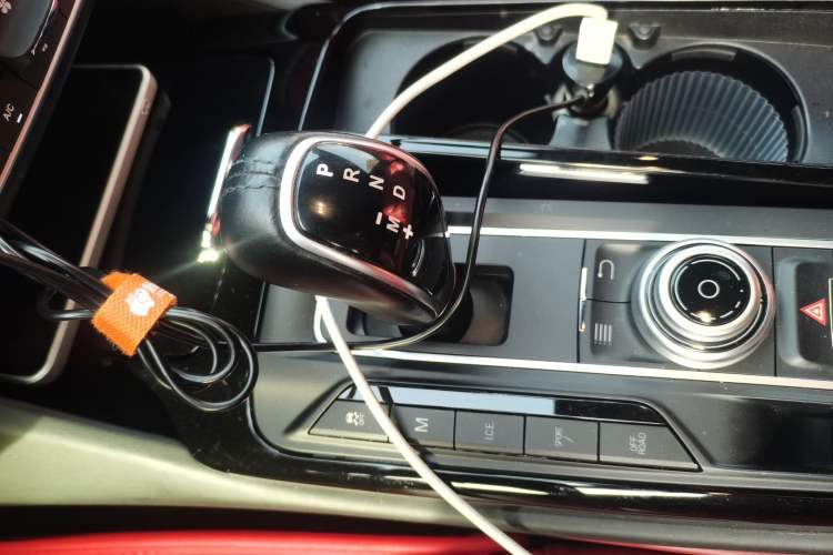 Used Maserati Levante 2016 3.0T Standard Edition Gear Lever