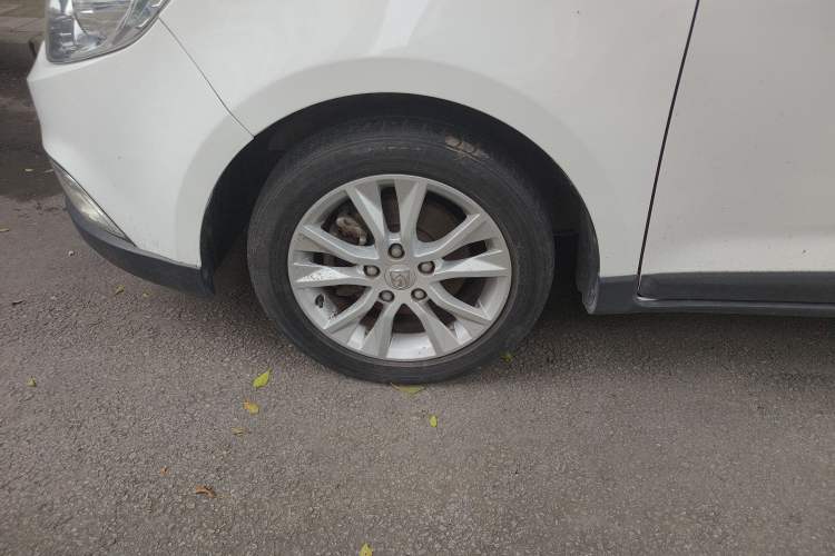 Used Baojun 730 2014 1.5L manual Comfort ESP version 7 seats
