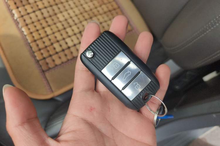 Used Roewe RX8 2018 30T Smart Connectivity All-Wheel Drive Supreme Edition