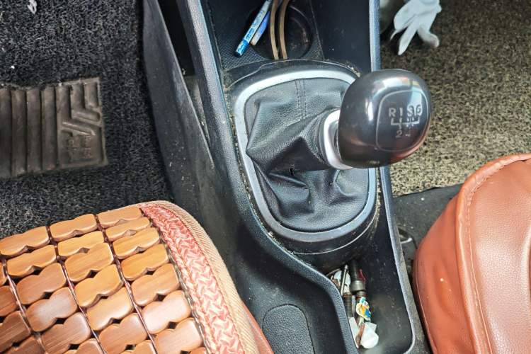 Used Kia K2 2012 Sedan 1.4L MT GLS Commemorative Edition
