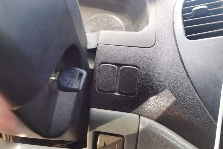 Used FORTHING Lingzhi 2013 V3 1.5L 5-Seat Standard Model I
