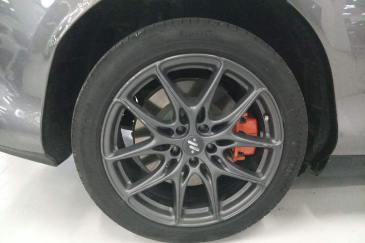 Used IM LS6 2023 Max Standard Edition Right Rear Wheel Hub