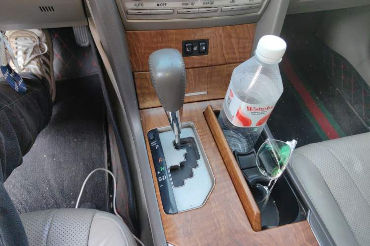 Used Toyota Camry 2011 240G Classic Anniversary Edition Gear Lever