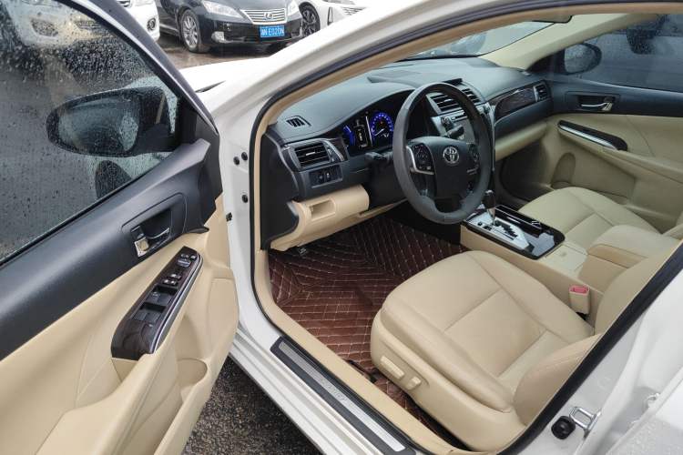 Used Toyota Camry 2015 Dual-Engine 2.5 HG Luxury Navigation Edition