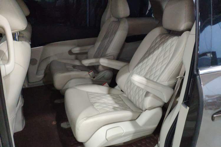 Used Buick GL8 2022 Land Cruiser Executive Class 652T Comfort Model
