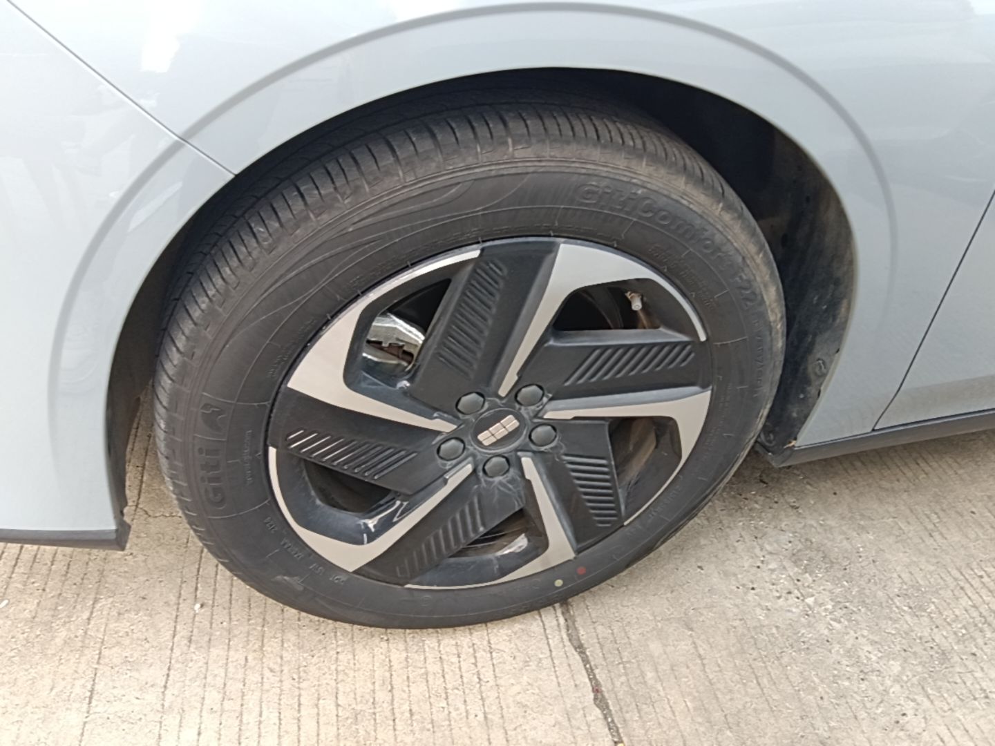 Geely Galaxy L6 2024 125km PLUS Dragon Edition — снимка 10