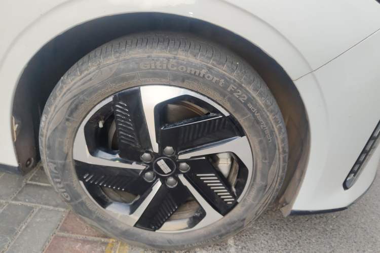 Used Geely Galaxy L6 2023 125km MAX
