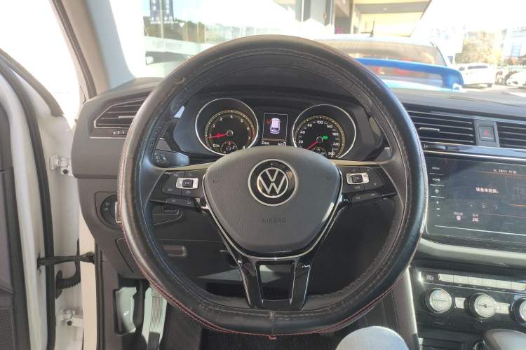 Used Volkswagen Tiguan L 2021 330TSI Automatic Two-Wheel Drive Smart Edition