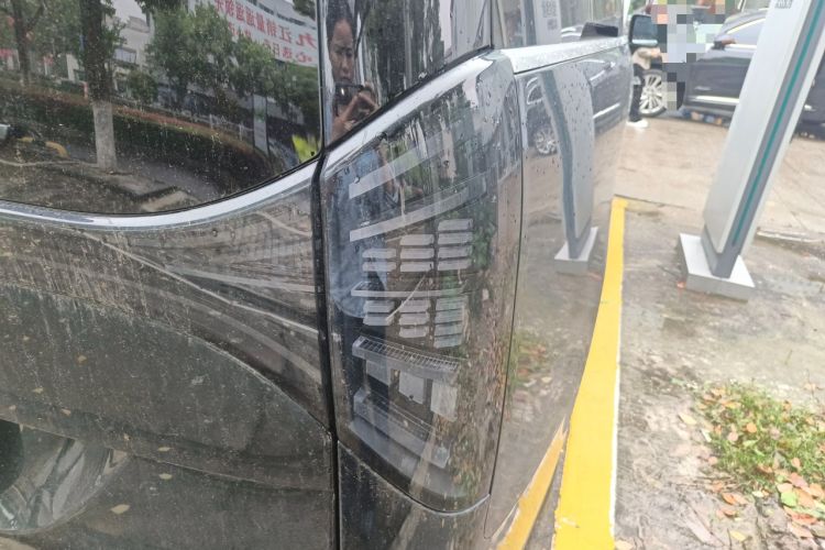 Used Geely Galaxy LEVC L380 2025 805 km Flagship Version All-Wheel Drive Right Rear Taillight