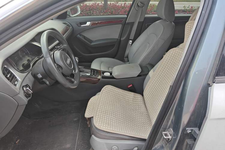 Used Audi A4L 2013 35 TFSI Automatic Comfort Model
