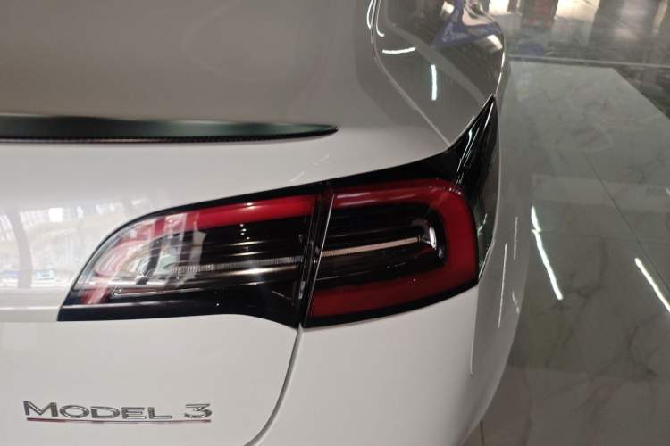 Used Tesla Model 3 2022 Performance High-Performance All-Wheel-Drive Version Right Rear Taillight