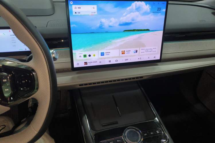 Used Geely Galaxy 8 2025 130km EM-P Starship Edition
