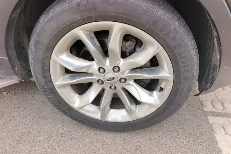 Used Ford Explorer 2013 3.5L Deluxe Model
