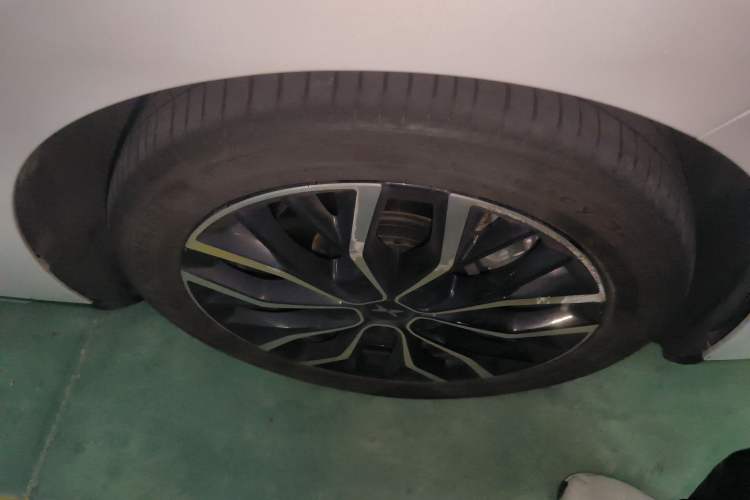 Used XPeng P5 2021 550E Right Front Wheel Hub