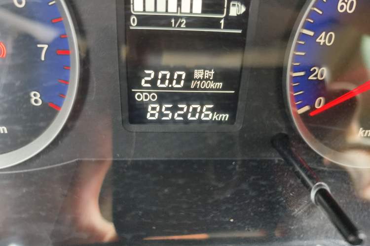 Used Venucia R50 2015 1.6L Manual Fashion Edition Odometer Close Up