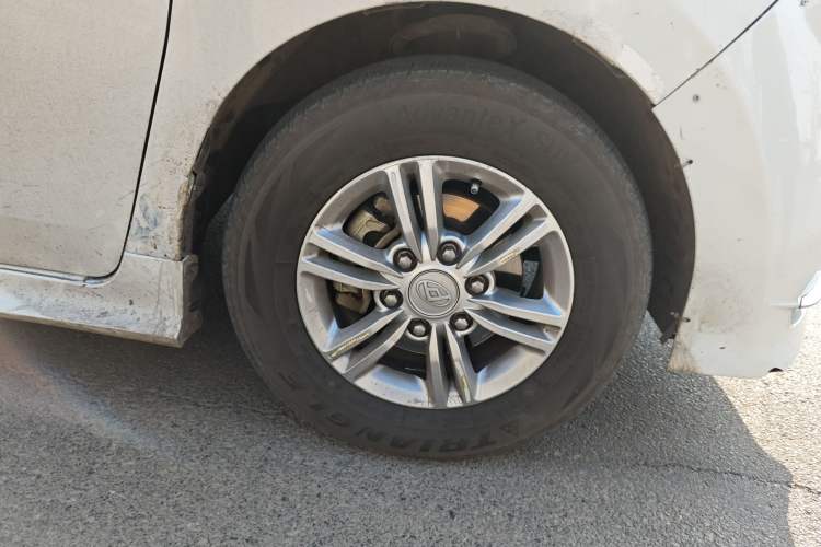 Used SAIC MAXUS G10 2021 2.0T Automatic Elite Edition Gasoline 7-Seater Right Front Wheel Hub