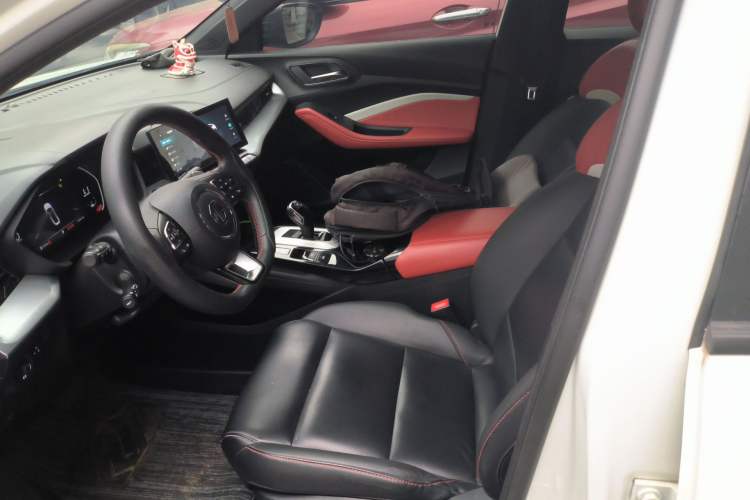 Used MG 5 2022 300TGI DCT Chao Yue Flagship Edition Left Front Seat