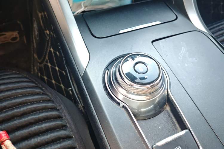 Used Ford Mondeo 2017 EcoBoost 180 Luxury Model Gear Lever