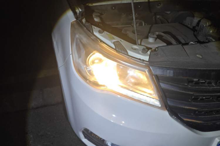 Used BAIC Weiwang M50F 2017 1.5L Standard Model
