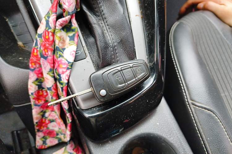 Used Ford Focus 2012 Hatchback 1.6L Automatic Fashion Edition Vehicle Key