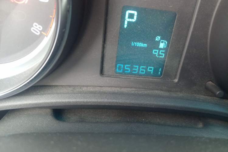 Used Buick GT 2014 XT 1.6L Automatic Fashion Edition Odometer Close Up