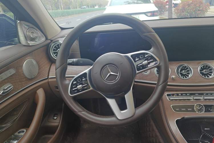 Used Mercedes-Benz E-Class 2019 Restyled E 300 L Luxury Edition Steering Wheel