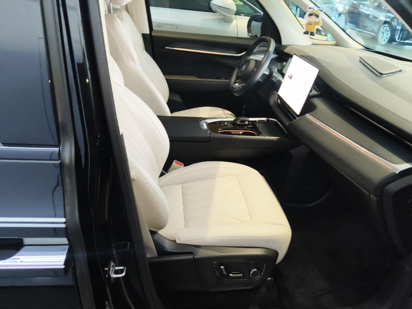 Zeekr 009 2024 GAC Trumpchi — снимка 19