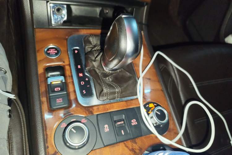 Used Volkswagen Touareg 2011 3.0 TSI High-End Version