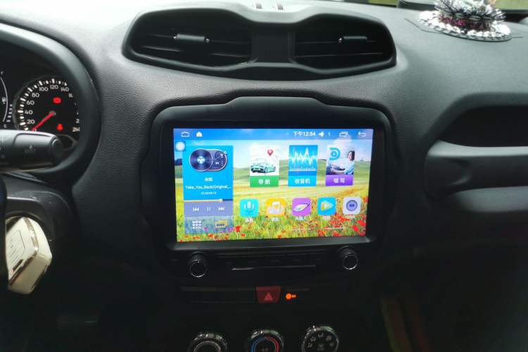 Used Jeep Renegade 2017 180T Automatic Kinetic Edition+ Audio And AC Panel