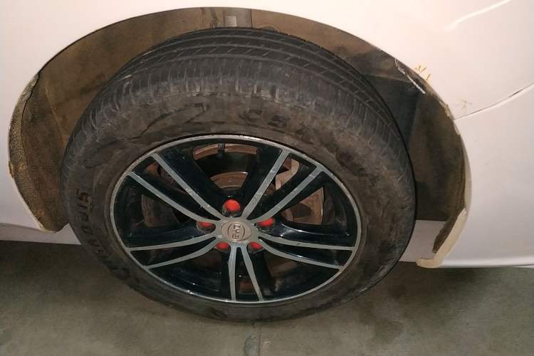 Used BYD Surui 2016 1.5L Manual Elite Edition Right Front Wheel Hub