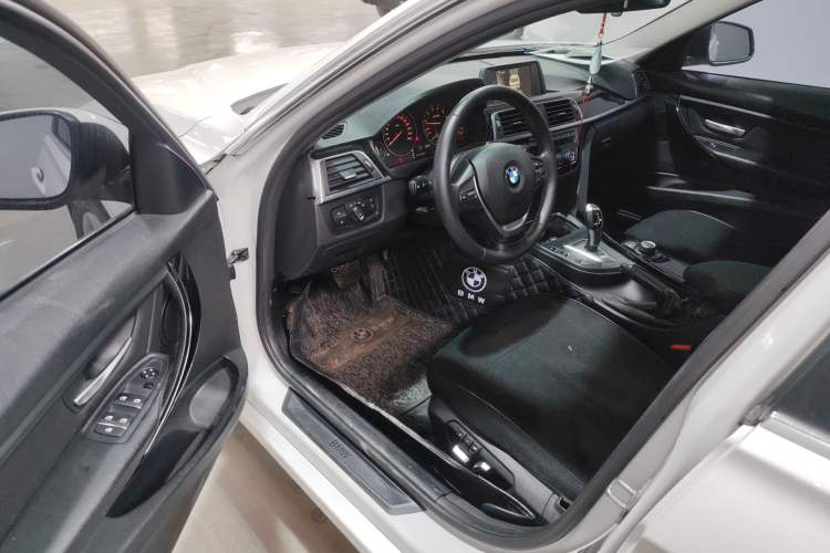 Used BMW 3 Series 2016 316Li Fashion Model
