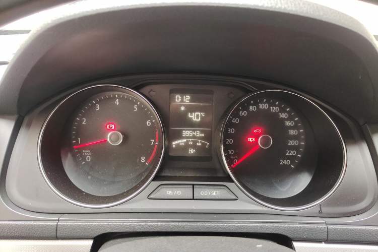 Used Volkswagen Lavida 2015 1.6L Manual Comfort Edition
