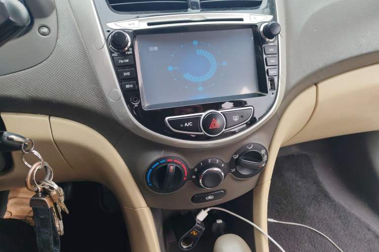 Used Hyundai Verna (older generation) 2010 Sedan 1.4L Automatic Comfort Model GS
