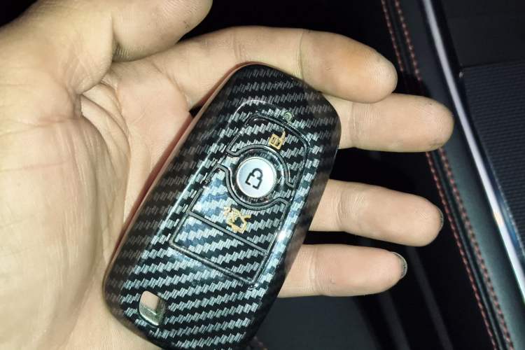 Used Ford Explorer 2023 EcoBoost 285 4x4 ST-LINE 6-Seater