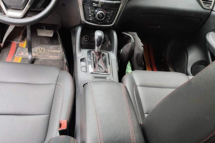 Used CHANGAN CS75 2014 1.8T Automatic Elite Model China IV Standard Gear Lever