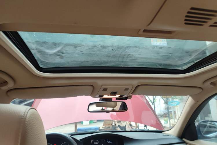 Used BMW 3 Series 2010 320i Luxury Model Headliner