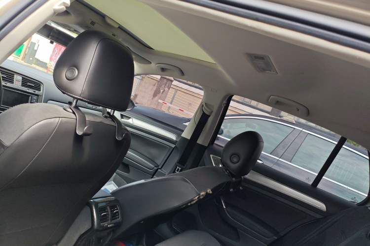 Used Volkswagen Golf 2018 1.6L Automatic Comfort Model Headliner