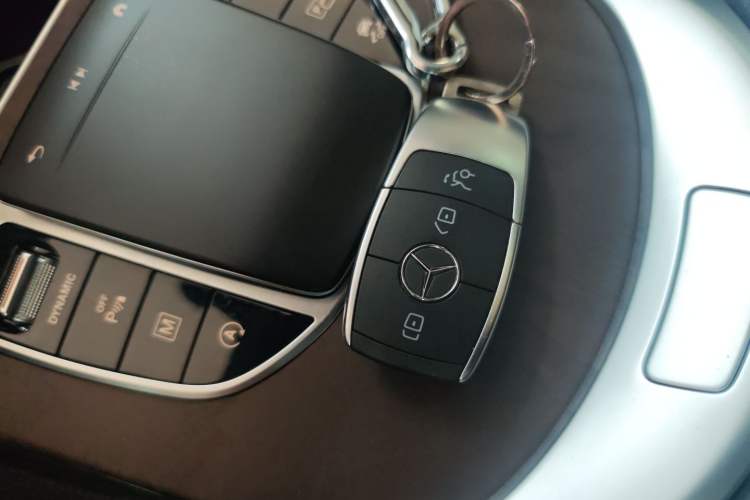 Used Mercedes-Benz GLC 2020 Facelift GLC 260 L 4MATIC Luxury Edition Vehicle Key