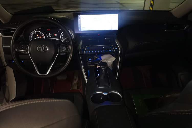 Used Toyota Harrier 2022 2.0L CVT Two-Wheel Drive Deluxe Edition Center Console