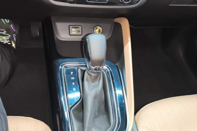 Used Buick GL6 2021 323T Mild Hybrid Connect Luxury Model Gear Lever