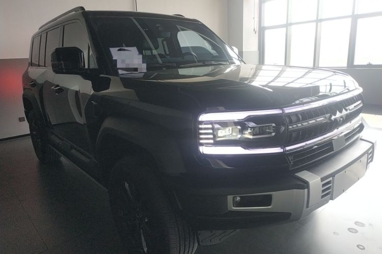 Used Formula Leopard 5 2023 Explore Edition
