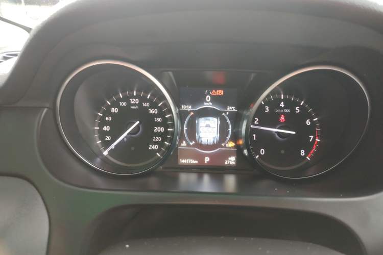 Used Land Rover Discovery Sport 2018 240 PS HSE Version Instrument Cluster