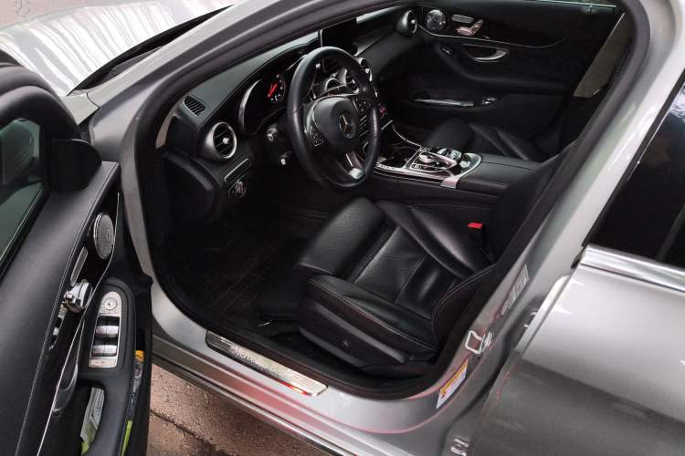 Used Mercedes-Benz C-Class 2015 C 200 L
